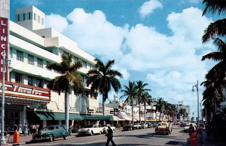 Photo of Lincoln Road Antique & Collectible Market, Miami Beach